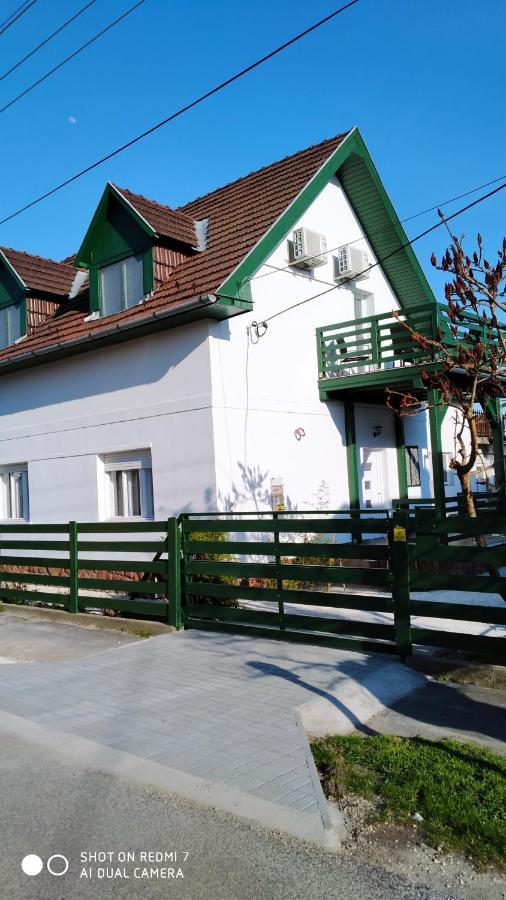 Bamboo Apartman Шіофок Екстер'єр фото