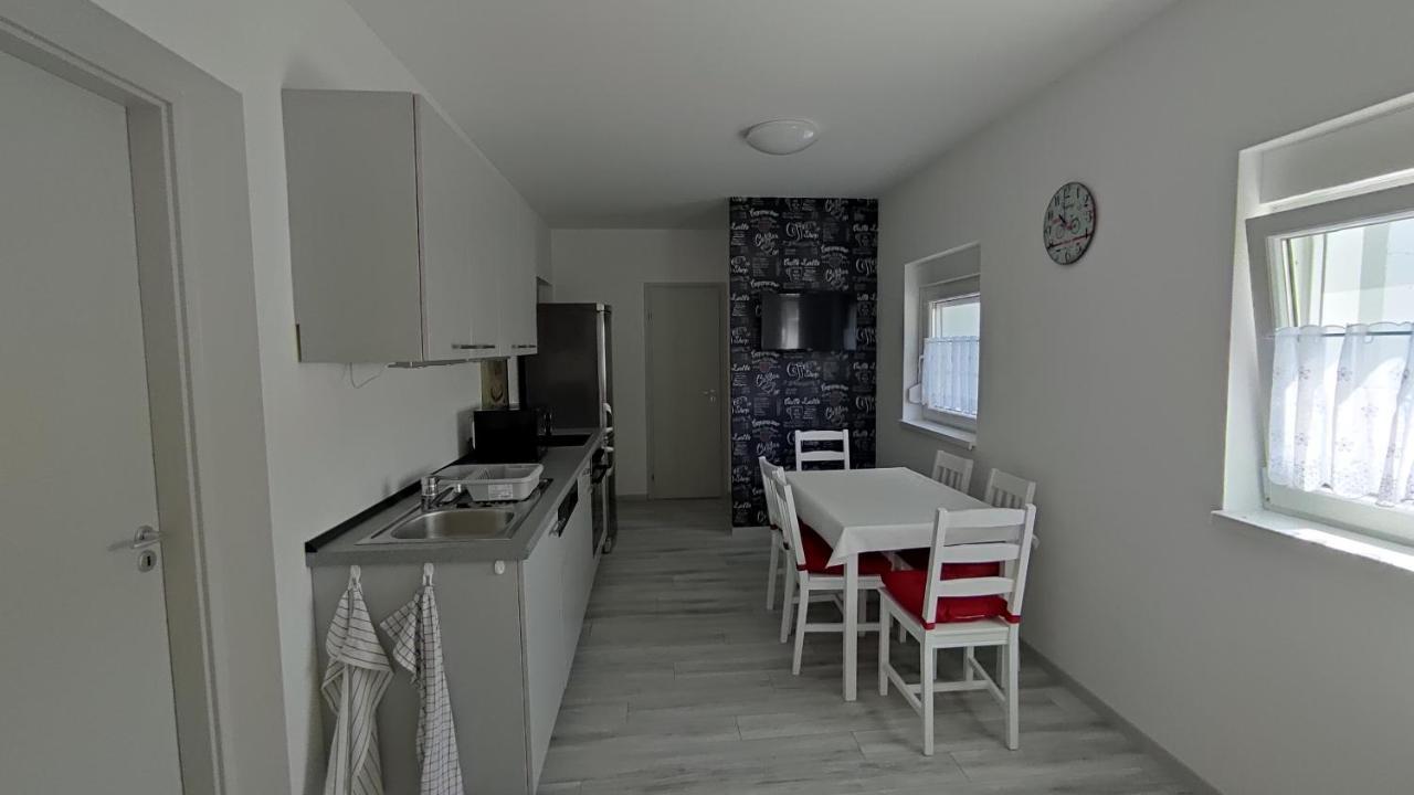 Bamboo Apartman Шіофок Екстер'єр фото